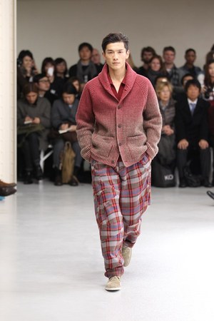 イッセイ ミヤケ メン 2012-13年秋冬コレクション - 日本の重ねの手法落とし込んだ、味わい深い服作り|写真15