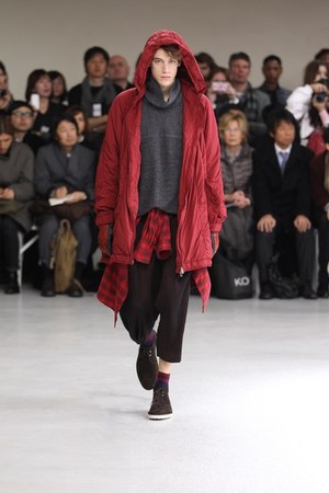 イッセイ ミヤケ メン 2012-13年秋冬コレクション - 日本の重ねの手法落とし込んだ、味わい深い服作り|写真20