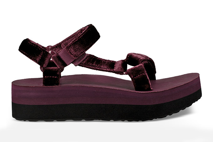 Teva   ベロアサンダル