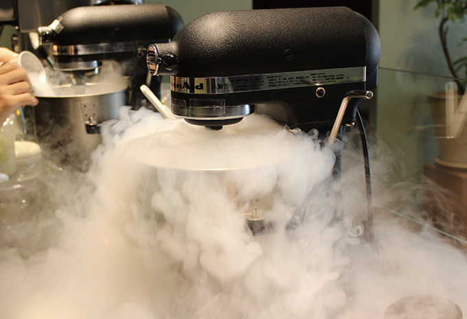 パパブブレ、-196℃の液体窒素で60秒「究極のフレッシュジェラート」発売 | 写真