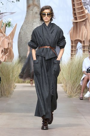 ディオール 17-18年秋冬オートクチュールコレクション - 力強くしなやかに冒険を続ける女性達｜写真2