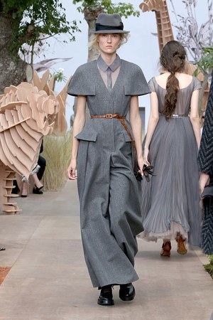 ディオール 17-18年秋冬オートクチュールコレクション - 力強くしなやかに冒険を続ける女性達｜写真10