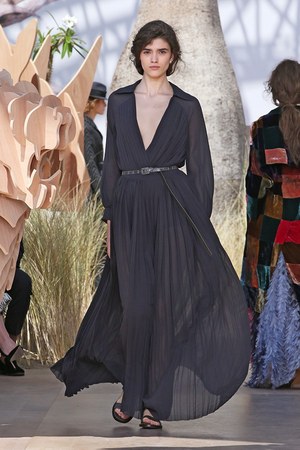 ディオール 17-18年秋冬オートクチュールコレクション - 力強くしなやかに冒険を続ける女性達｜写真36