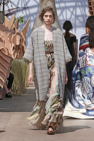 ディオール 17-18年秋冬オートクチュールコレクション - 力強くしなやかに冒険を続ける女性達｜写真42