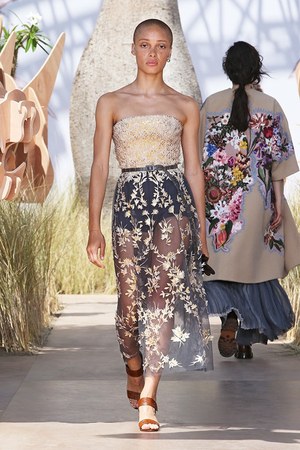 ディオール 17-18年秋冬オートクチュールコレクション - 力強くしなやかに冒険を続ける女性達｜写真47
