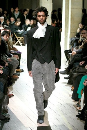 ヨウジヤマモト 2012-13年秋冬メンズコレクション - それぞれの道をゆく男達に贈るスタイル｜写真14