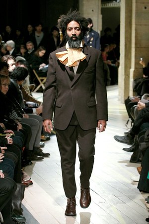 ヨウジヤマモト 2012-13年秋冬メンズコレクション - それぞれの道をゆく男達に贈るスタイル｜写真22