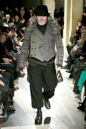 ヨウジヤマモト 2012-13年秋冬メンズコレクション - それぞれの道をゆく男達に贈るスタイル｜写真31