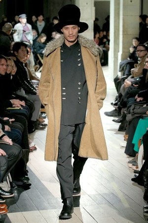 ヨウジヤマモト 2012-13年秋冬メンズコレクション - それぞれの道をゆく男達に贈るスタイル｜写真32