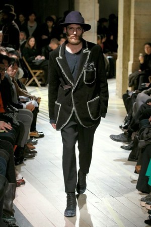 ヨウジヤマモト 2012-13年秋冬メンズコレクション - それぞれの道をゆく男達に贈るスタイル｜写真37