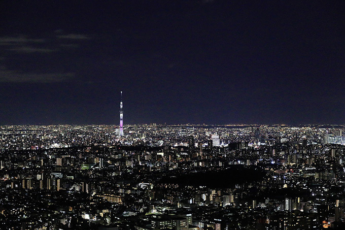 サンシャイン60展望台の「空よい Bar」東京の夜景×ビール、花火大会の鑑賞も | 写真