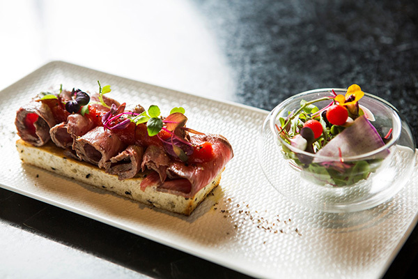 屋上庭園｜ギンザ シックス屋上に「ヴォーグ ラウンジ」が限定オープン、ファッション誌『VOGUE』が監修