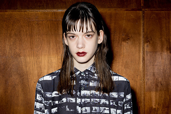 セモー17年秋冬シャツ＆カットソー、”2人の女性”を捉えたモノクロフィルムをプリント