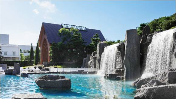 舞浜シェラトン・ホテル、滝の流れる「リゾートプール」洞窟風バー＆ナイトプールも開催｜写真2