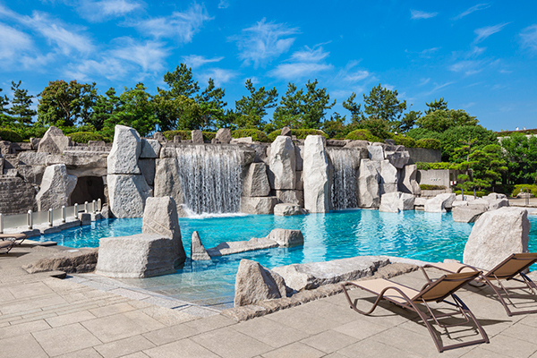 シェラトン・グランデ・トーキョーベイ・ホテル「リゾートプール」