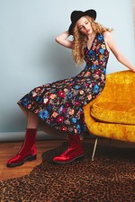 アリス アンド オリビア 17年プレフォールコレクション、自然と音楽を愛する90'sグルーピーガール｜写真4