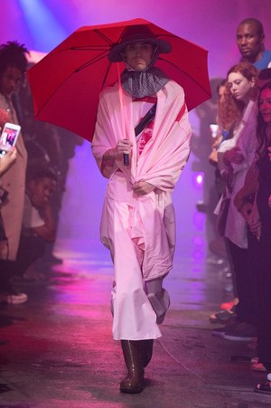ラフ シモンズ2018年春夏コレクション - オリエンタルとトラッドで表現するストリートスタイル｜写真14