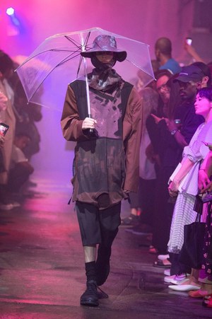 ラフ シモンズ2018年春夏コレクション - オリエンタルとトラッドで表現するストリートスタイル｜写真21