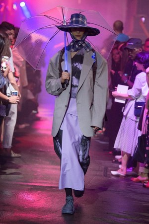 ラフ シモンズ2018年春夏コレクション - オリエンタルとトラッドで表現するストリートスタイル｜写真26