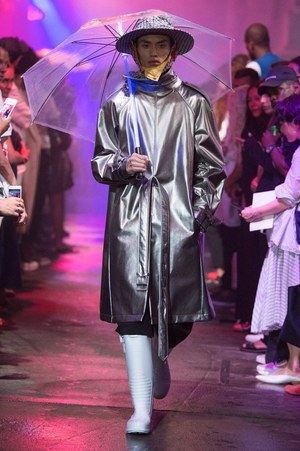 ラフ シモンズ2018年春夏コレクション - オリエンタルとトラッドで表現するストリートスタイル｜写真28