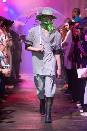 ラフ シモンズ2018年春夏コレクション - オリエンタルとトラッドで表現するストリートスタイル｜写真36