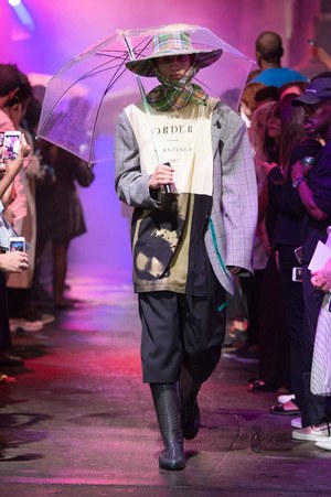 ラフ シモンズ2018年春夏コレクション - オリエンタルとトラッドで表現するストリートスタイル｜写真37