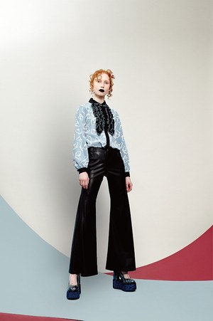 パメオ ポーズ 17年秋コレクション -三姉妹 ”かしまし娘”たちが魅せるフォールルック｜写真17