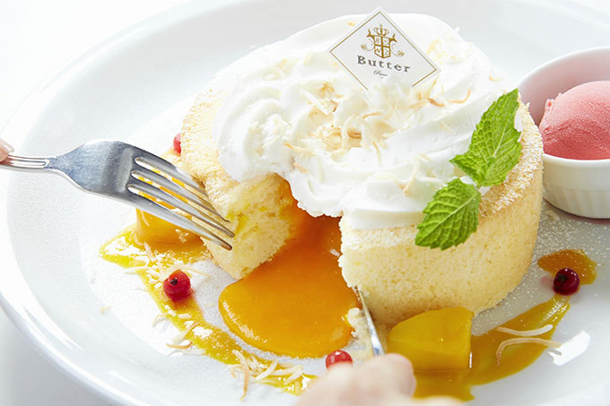 パンケーキ専門店「バター」の夏限定メニュー - ふわふわスフレパンケーキに濃厚なマンゴーを | 写真