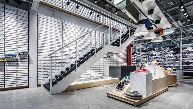 「ナイキ キックス ラウンジ」東京・表参道に日本初出店 - アイテムのプリントカスタムサービスも｜写真7