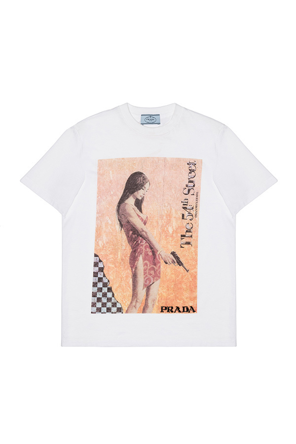 プラダから レトロな映画ポスター風イラストをプリントしたtシャツ スウェットが発売 ファッションプレス