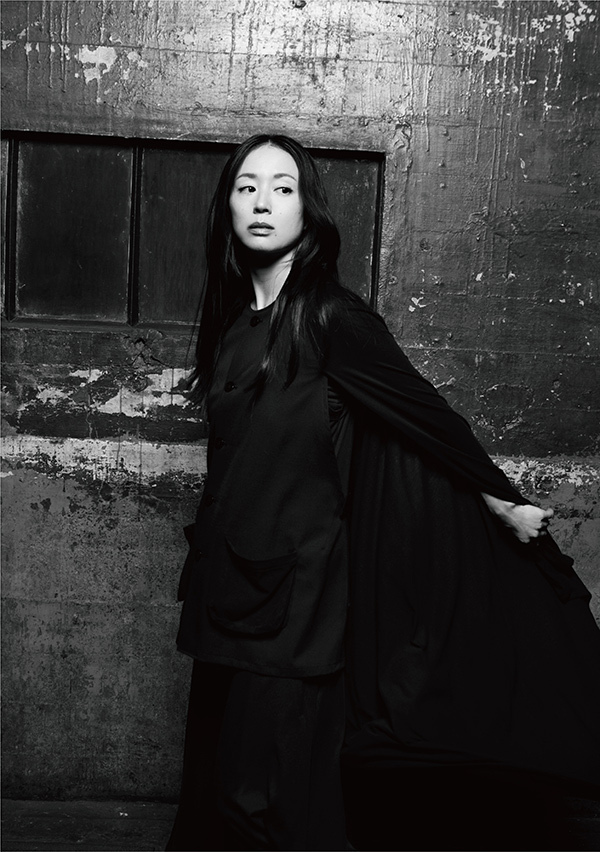 ヨウジヤマモト プリュス ノアール(YOHJI YAMAMOTO +NOIR) 2017年春夏ウィメンズコレクション  - 写真7