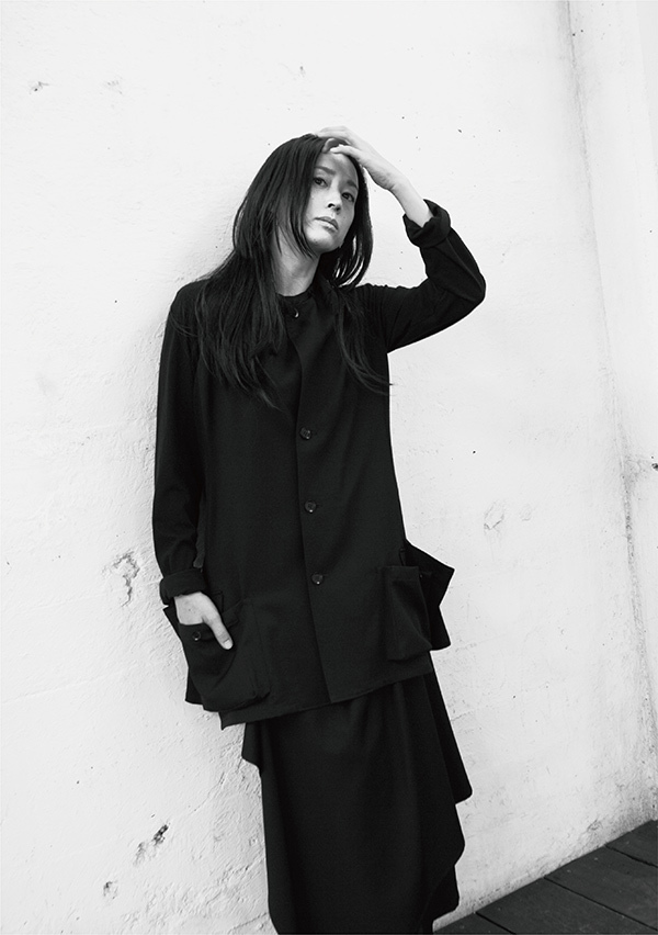 ヨウジヤマモト プリュス ノアール(YOHJI YAMAMOTO +NOIR) 2017年春夏ウィメンズコレクション  - 写真10