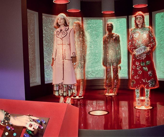 グッチ”宇宙から到着した”17年秋冬ビジュアル - エイリアンやロボットが描くレトロな未来物語｜写真6