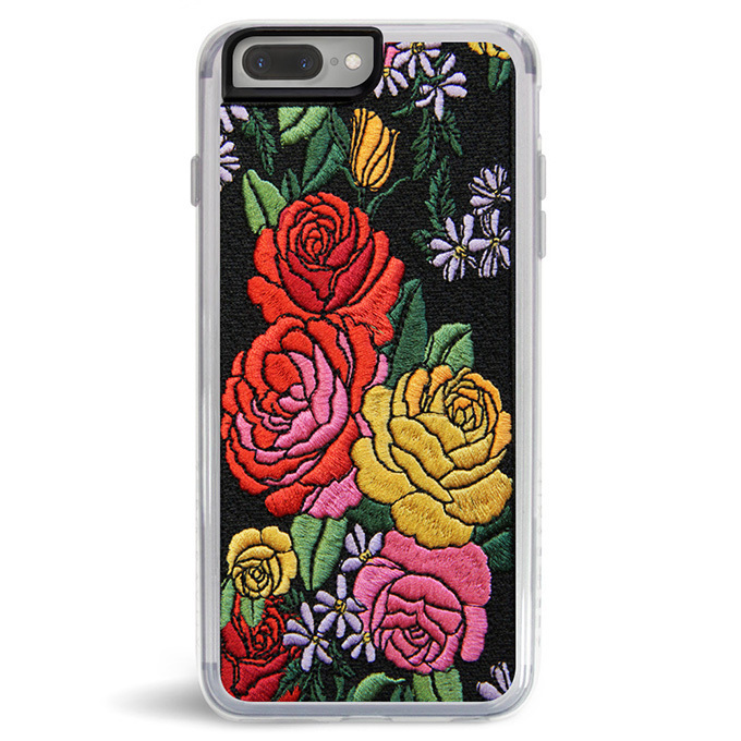 LA発iPhoneケース「ゼログラビティ」限定ストアが原宿に、花柄刺繍・メイクパレットなど150種類｜写真3