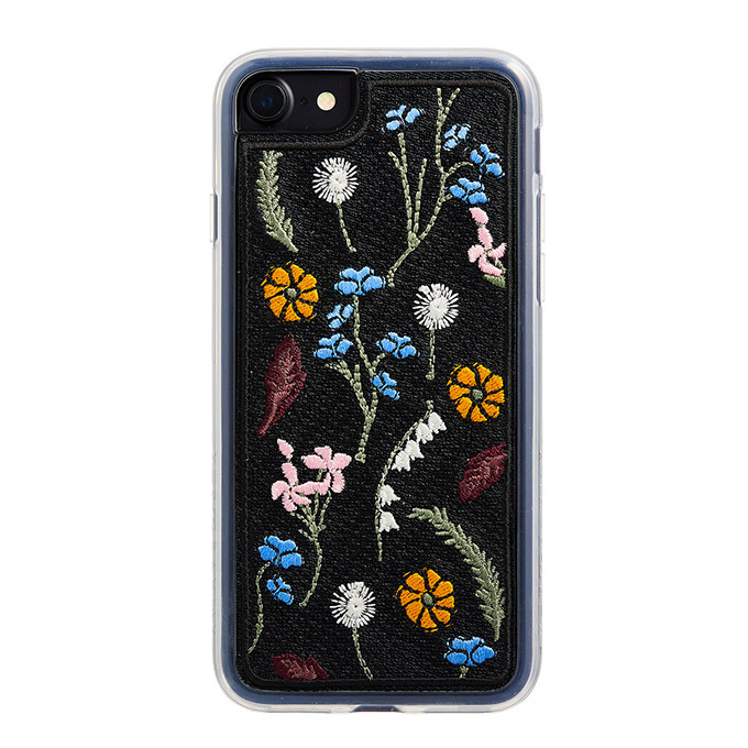 LA発iPhoneケース「ゼログラビティ」限定ストアが原宿に、花柄刺繍・メイクパレットなど150種類｜写真4