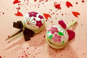 うちわ モチーフのマカロン 金魚やアサガオをデザイン 原宿のエニウェアドアにて ファッションプレス うちわ モチーフのマカロン 金魚やアサガオをデザイン 原宿のエニウェアドアにて ファッションプレス