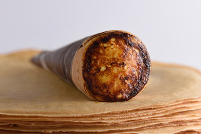 「トレインチ」がリニューアル、“クレープブリュレ”の「コムクレープ」