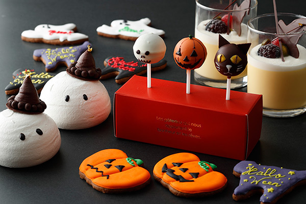 ロリポップキャンディー｜パレスホテル東京のハロウィンメニュー、魔女の帽子がアクセントのケーキやお化けモチーフのパン