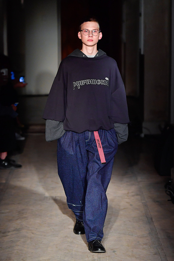 あまりコチ Balenciaga - ゴーシャラブチンスキー gosharubchinskiy エイリアン タイダイの のサイズ