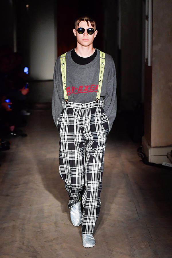 ゴーシャ ラブチンスキー(Gosha Rubchinskiy) 2018年春夏メンズコレクション  - 写真4