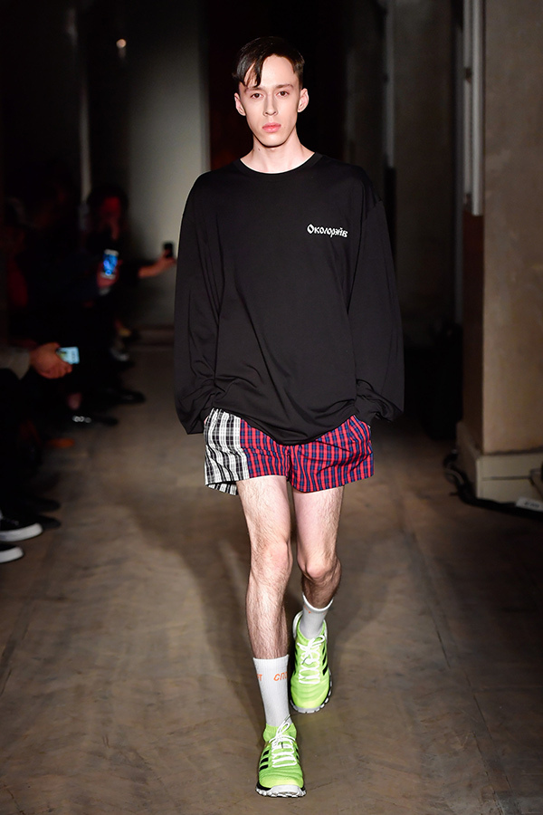 ゴーシャ ラブチンスキー(Gosha Rubchinskiy) 2018年春夏メンズコレクション  - 写真21