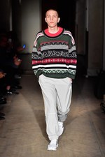 ゴーシャ ラブチンスキー 2018年春夏コレクション - バーバリーとのコラボ発表｜写真12