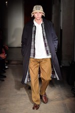 ゴーシャ ラブチンスキー 2018年春夏コレクション - バーバリーとのコラボ発表｜写真30