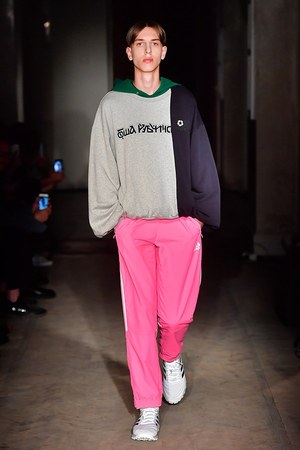 ゴーシャ ラブチンスキー 2018年春夏コレクション - バーバリーとのコラボ発表｜写真9