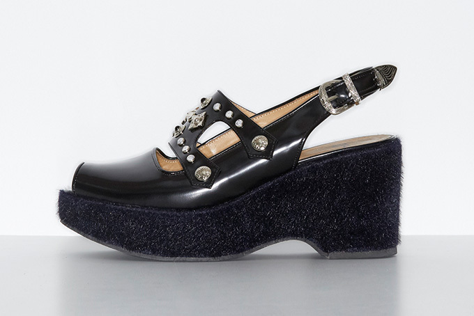 Metal platform 60,000円
サイズ:35,35.5,36.36.5,37,37.5, 38,38.5,39,39.5,40,40.5,41
カラー:ブラック