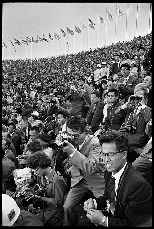 シャネル”東京の過去といま”を捉えたレイモン ドゥパルドン写真展を銀座で開催｜写真1