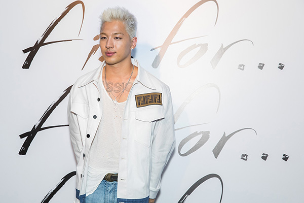 BIGBANGのSOL、フェンディ主催イベントで18年春夏メンズコレクションを着用