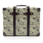 シャーロット オリンピア×グローブ・トロッター”新聞柄”シューケース＆スーツケース｜写真2