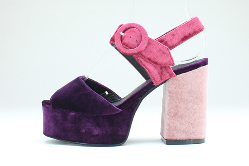 ジェフリーキャンベルからベルベット厚底サンダル、パーツごとに異なる色合わせが目を引く新作