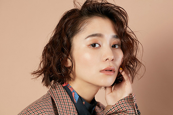 トレンド｜17年秋冬メイクのポイント - ブラウン系“ワントーンメイク”法をレクチャー